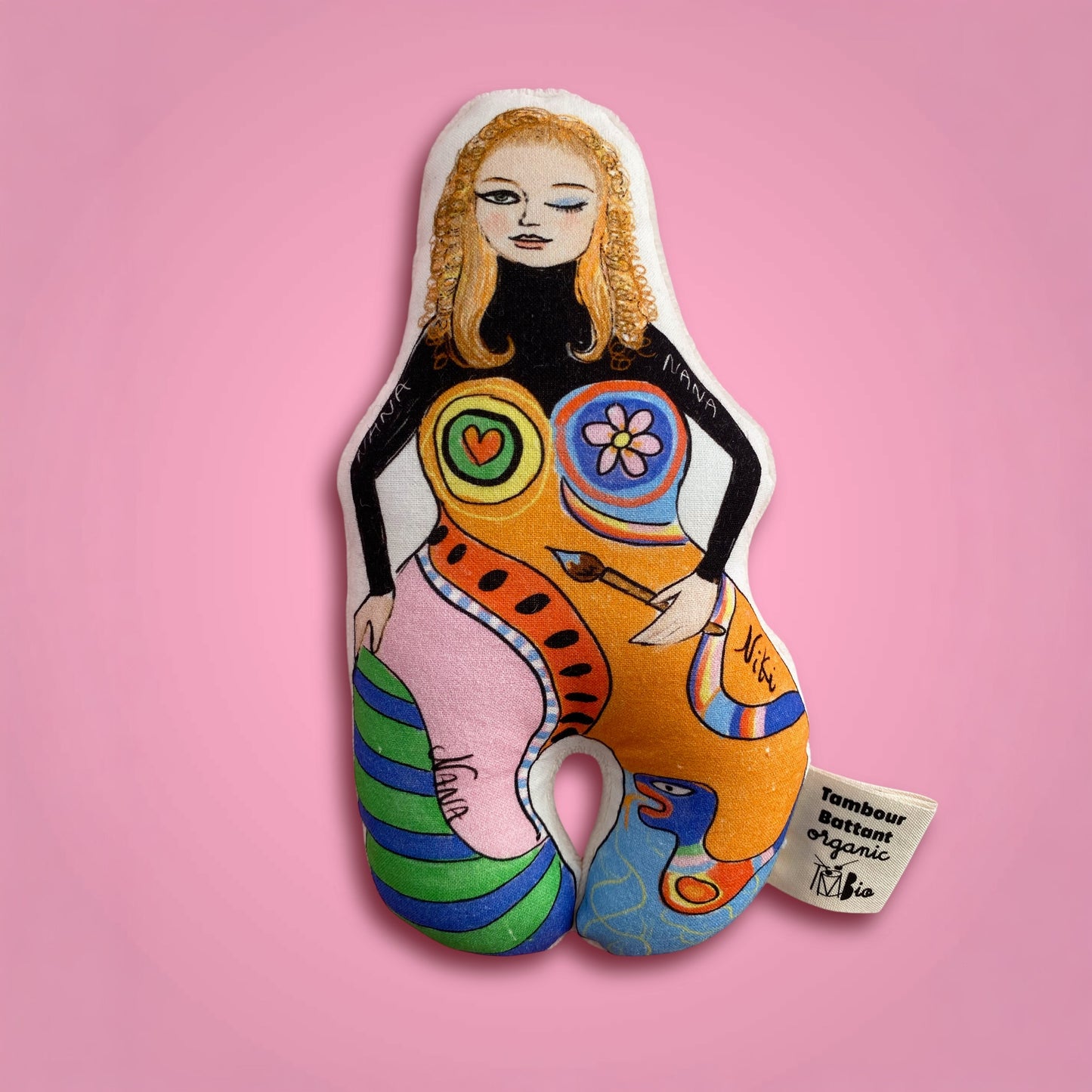 jouet en tissu en forme de poupée inspiré de l'artiste Niki de saint Phalle