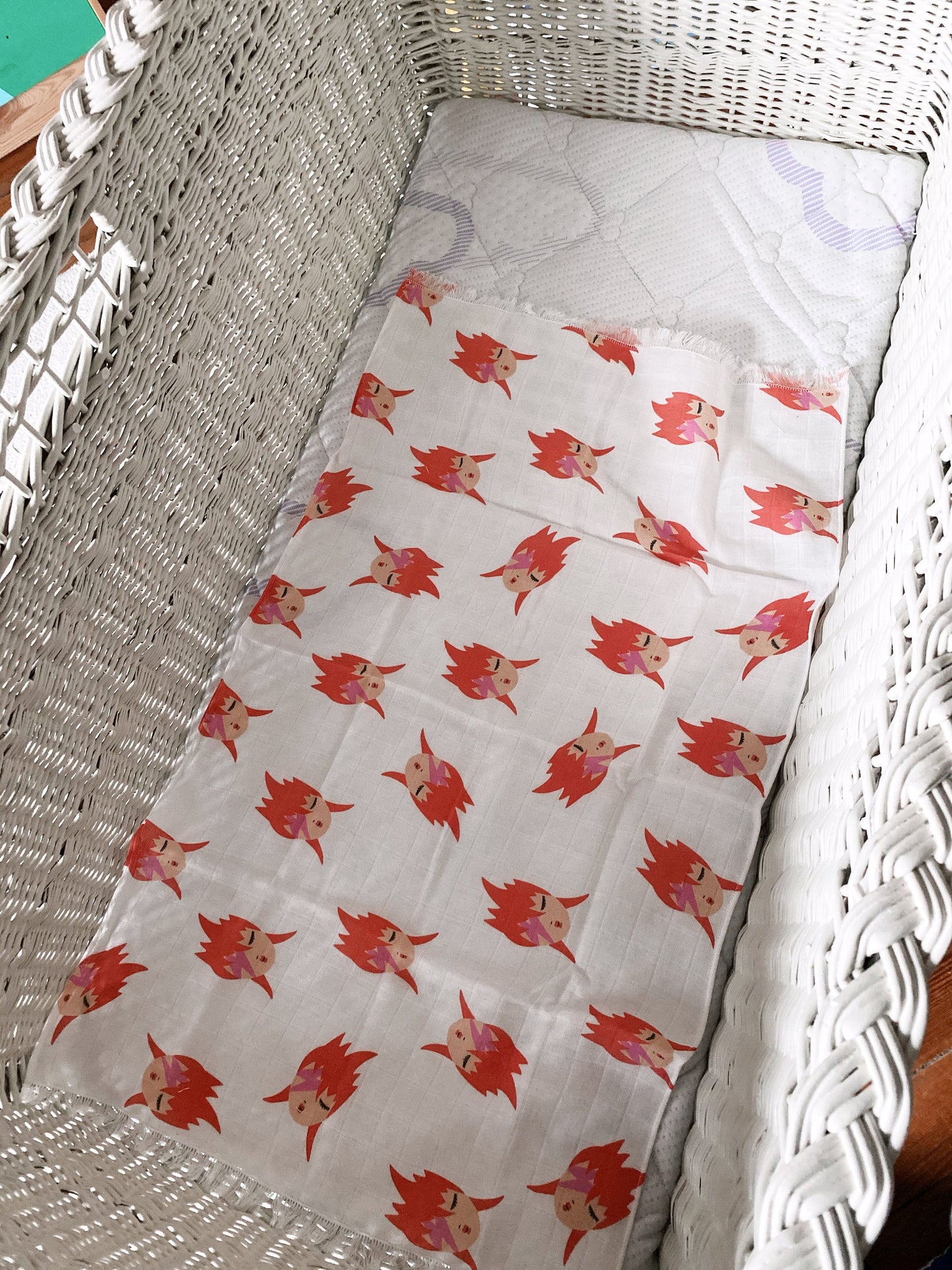 Lange bébé , protège epaules | Mystere | coton bio