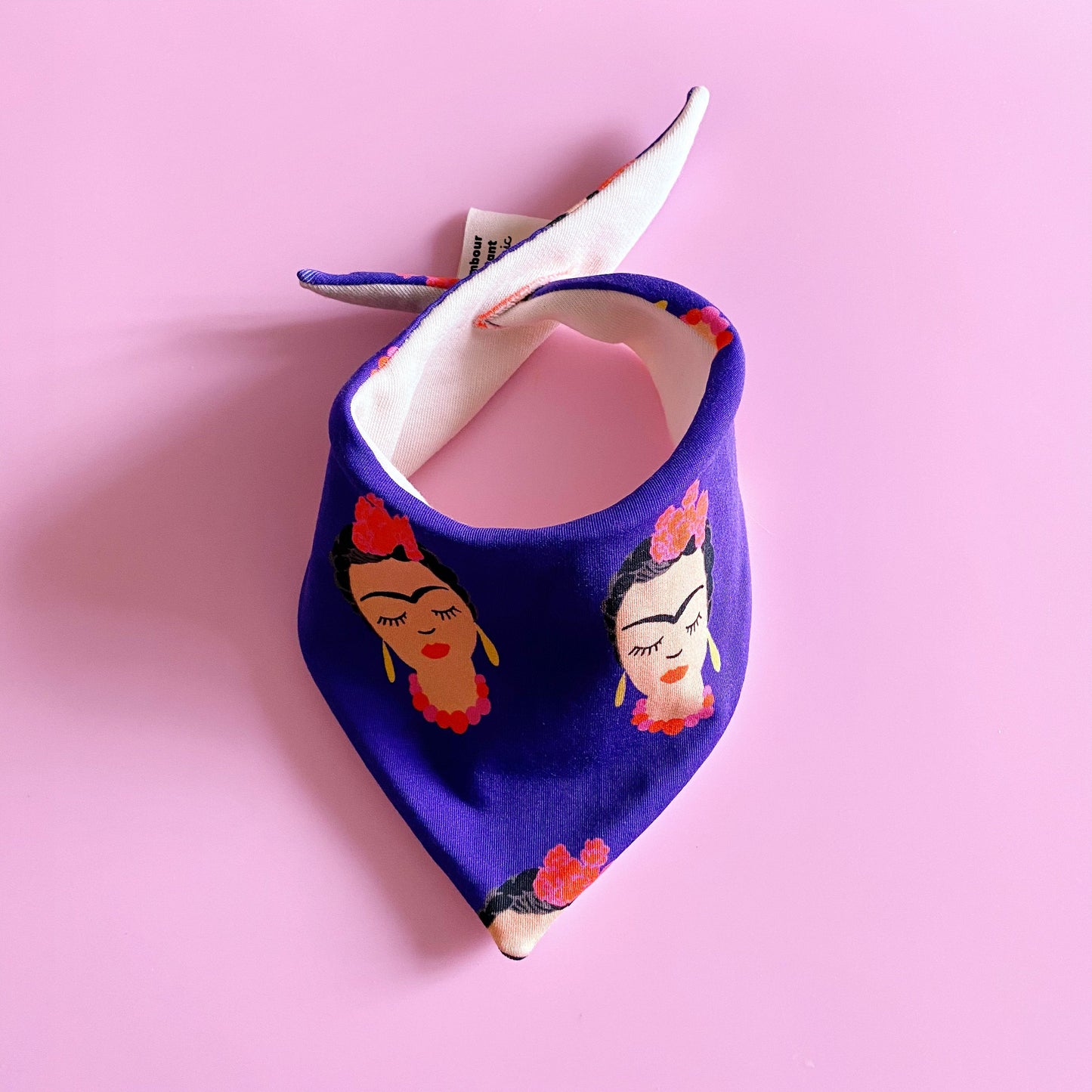 Bandana bavoir bébé en coton biologique certifié GOTS taille réglable imprimé frida visage