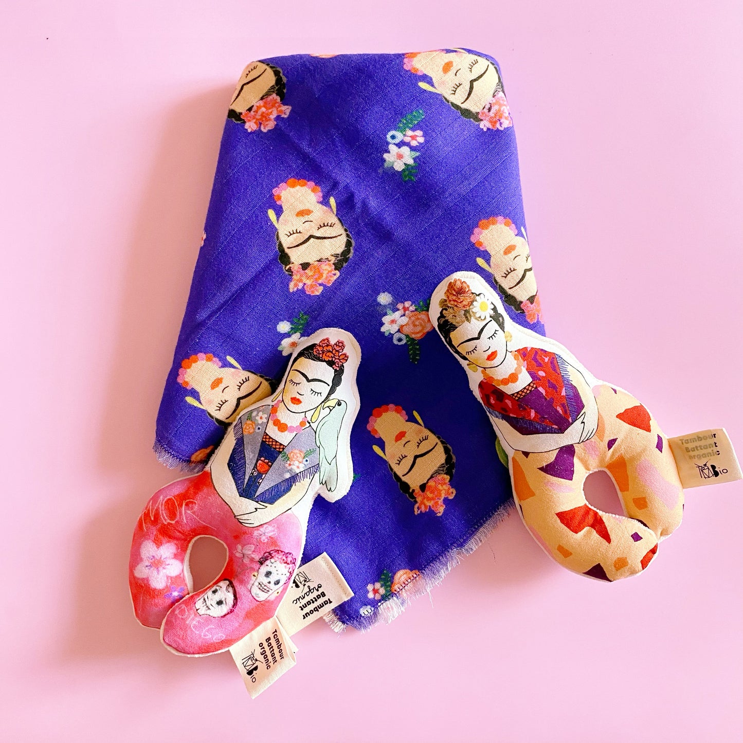 Foulard ou Grand Lange bébé , protège épaules ou foulard Frida flowers | coton bio GOTS | couverture légère poussette